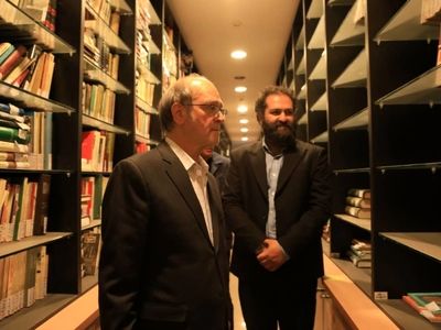 خانه تئاتر از انزوا بیرون کشیده شود
