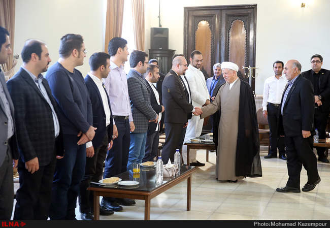 دیدار اعضای شورای مرکزی حزب ندای ایرانیان با آیت الله هاشمی رفسنجانی