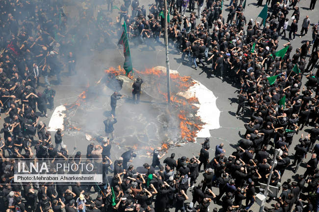 مراسم خیمه‌سوزان ظهر عاشورا در چهارراه گلوبندک تهران /2