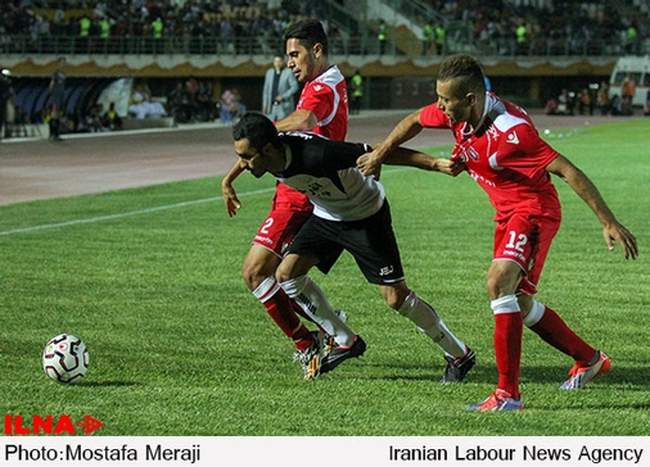 بازی فوتبال صبا قم و پرسپولیس تهران