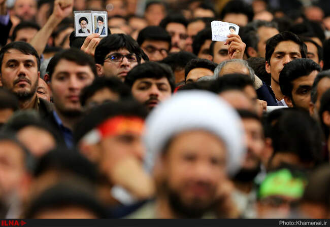 دیدار مداحان اهل‌بیت علیهم‌السلام با حضرت آیت‌الله خامنه‌ای رهبر انقلاب اسلامی
