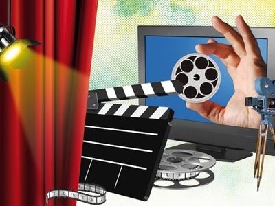 صداوسیما یک برنامه به سینما اختصاص دهد