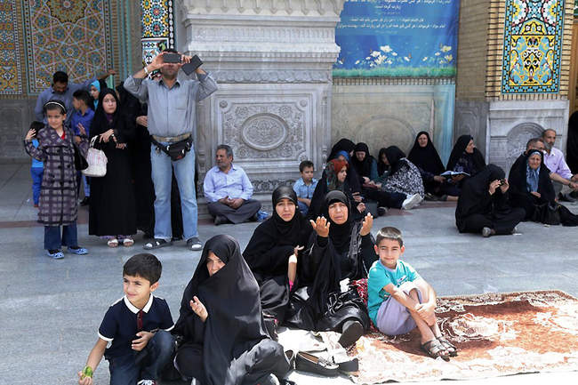 حال و هوای زائران در روز میلاد حضرت فاطمه معصومه(س)