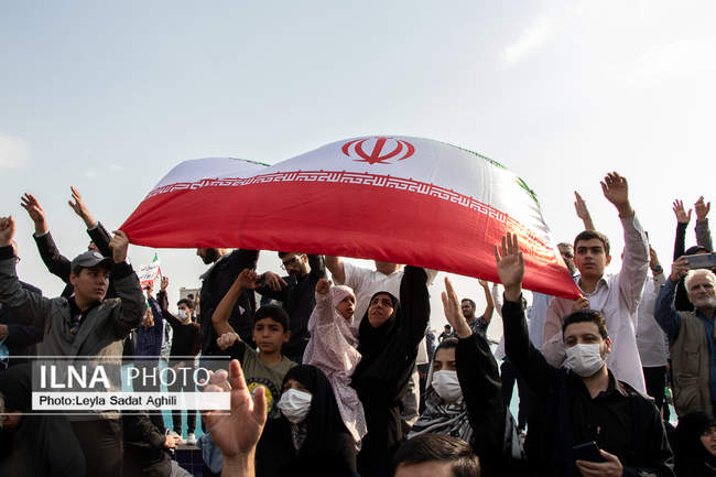 راهپیمایی مردم تهران در محکومیت حمله تروریستی به حرم مطهر احمدبن موس