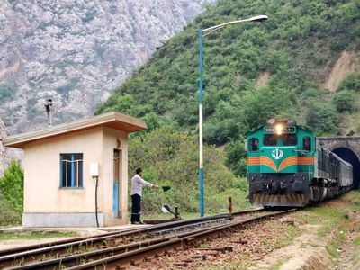 کارگران ابنیه فنی تونل شماره ۱۰۲ لرستان خواستار رعایت بیشتر اصول ایمنی شدند 