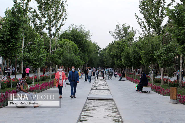 تردد شهروندان اصفهانی با وجود محدودیت های ناشی از کرونا در سطح شهر