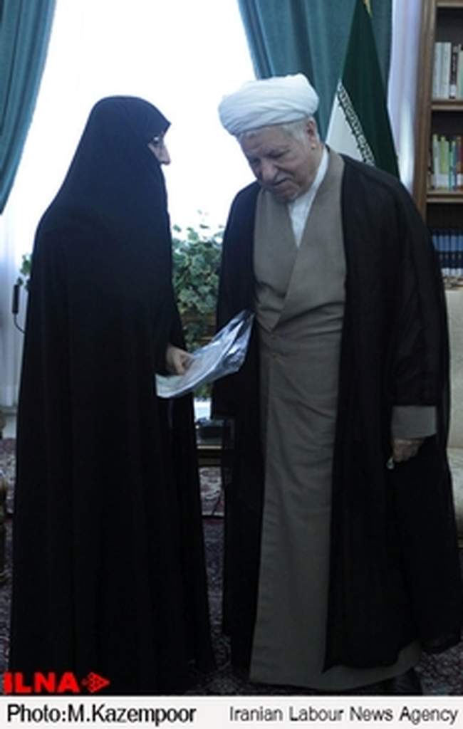 دیدار اعضای شورای مرکزی جمعیت پیروان حضرت زینب(س) ‎ با آیت الله هاشمی
