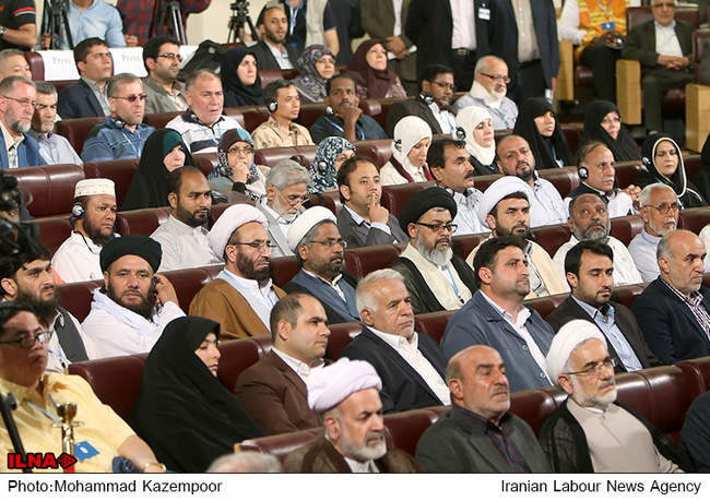 همایش جهان عاری از خشونت در اندیشه امام(ره) با حضور آیت الله هاشمی رفس