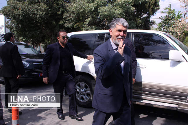 حضور وزیر ارشاد در گلزار شهدای شیراز 