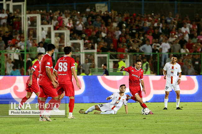 دیدار تیمهای فوتبال پرسپولیس تهران و فولاد خوزستان
