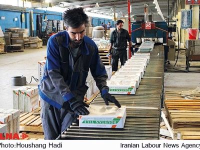 بلاتکلیفی کارگران تعدیل شده‌ «کاشی نیلو» برای بازگشت به‌کار