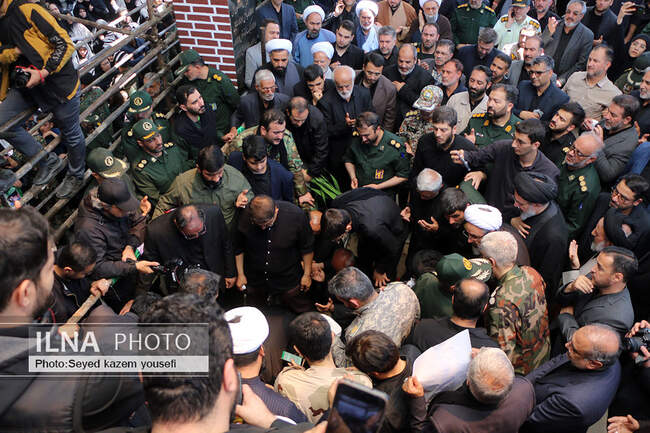 امام جمعه شهید تبریز در گلزار شهدا آرام گرفت
