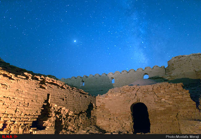نماهای شبانه کاروانسرای ساسانی دیرگچین