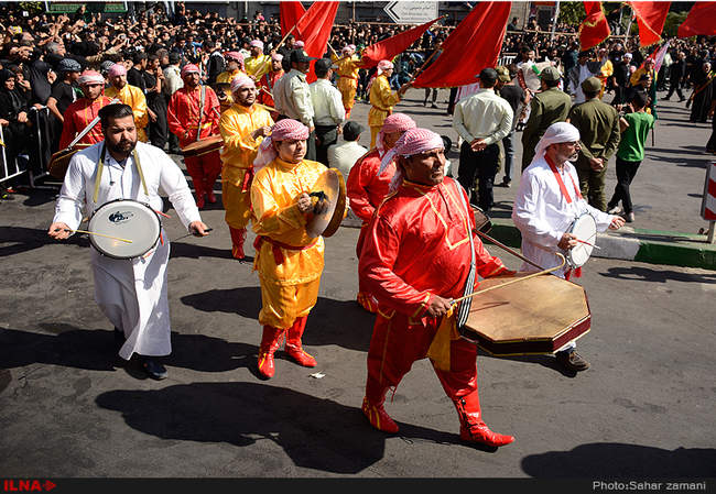 عزاداری ظهر عاشورا در بازار بزرگ تهران /2