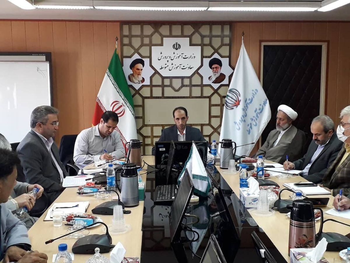 همکاری معاون آموزش متوسطه و دانشگاه فرهنگیان در قالب ۲۵ پیشنهاد/  بازنگری در روش‌ها و محتواهای آموزشی