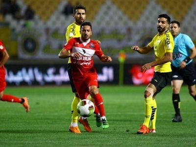 سپاهان صدر جدول را از دست داد/ تساوی پرگل در قائمشهر