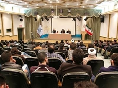 تصاویر مناظره الیاس حضرتی و عباس سلیمی‌نمین در دانشگاه مفید قم