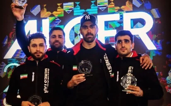 سابریست آذربایجان شرقی روی سکوی جهان ایستاد سابریست آذربایجان شرقی روی سکوی جهان ایستاد