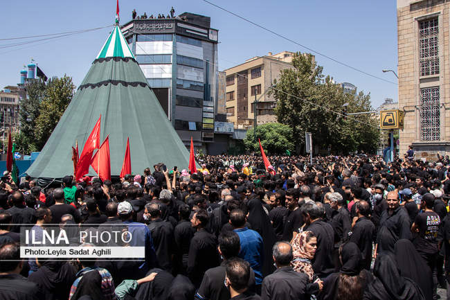 آئین خیمه سوزان ظهر عاشورا در بازار تهران