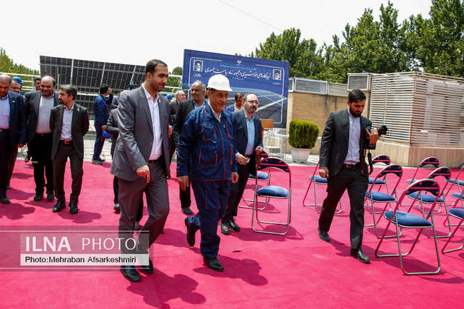 نصب پنل های خورشیدی در سالن اجلاس سران