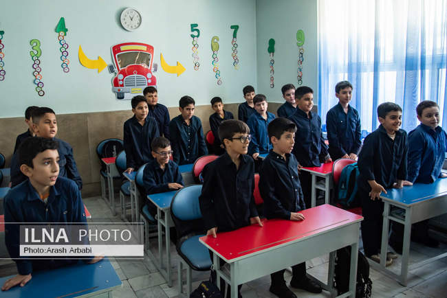 بازدید رییس کنفدراسیون اتحادیه کارمندان بخش عمومی ترکیه از دبستان ا