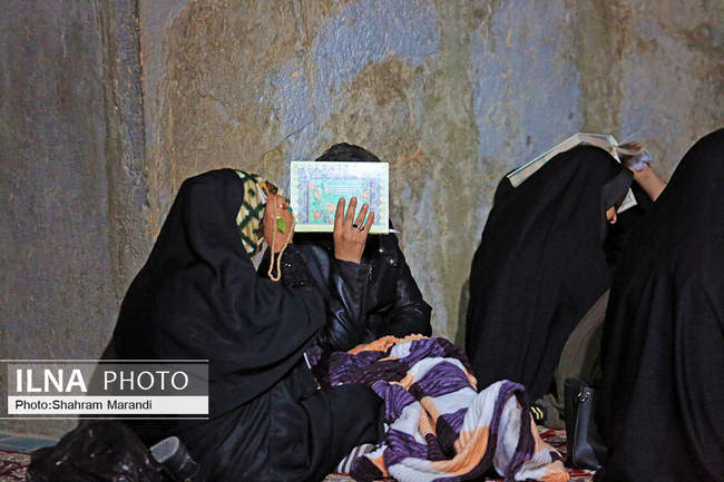 احیای شب بیست و یکم ماه رمضان در گلستان شهدا‎ اصفهان