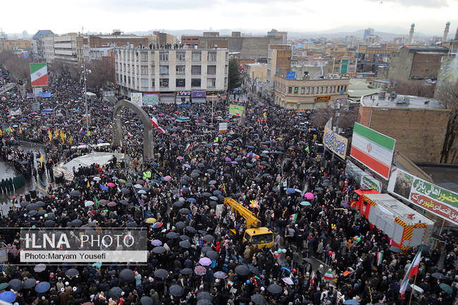 حضور مردم تبریز در راهپیمایی ۲۲ بهمن