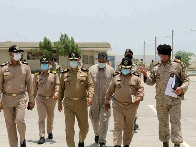دریادار کاویانی از تیپ سوم تکاوران دریایی بازدید کرد