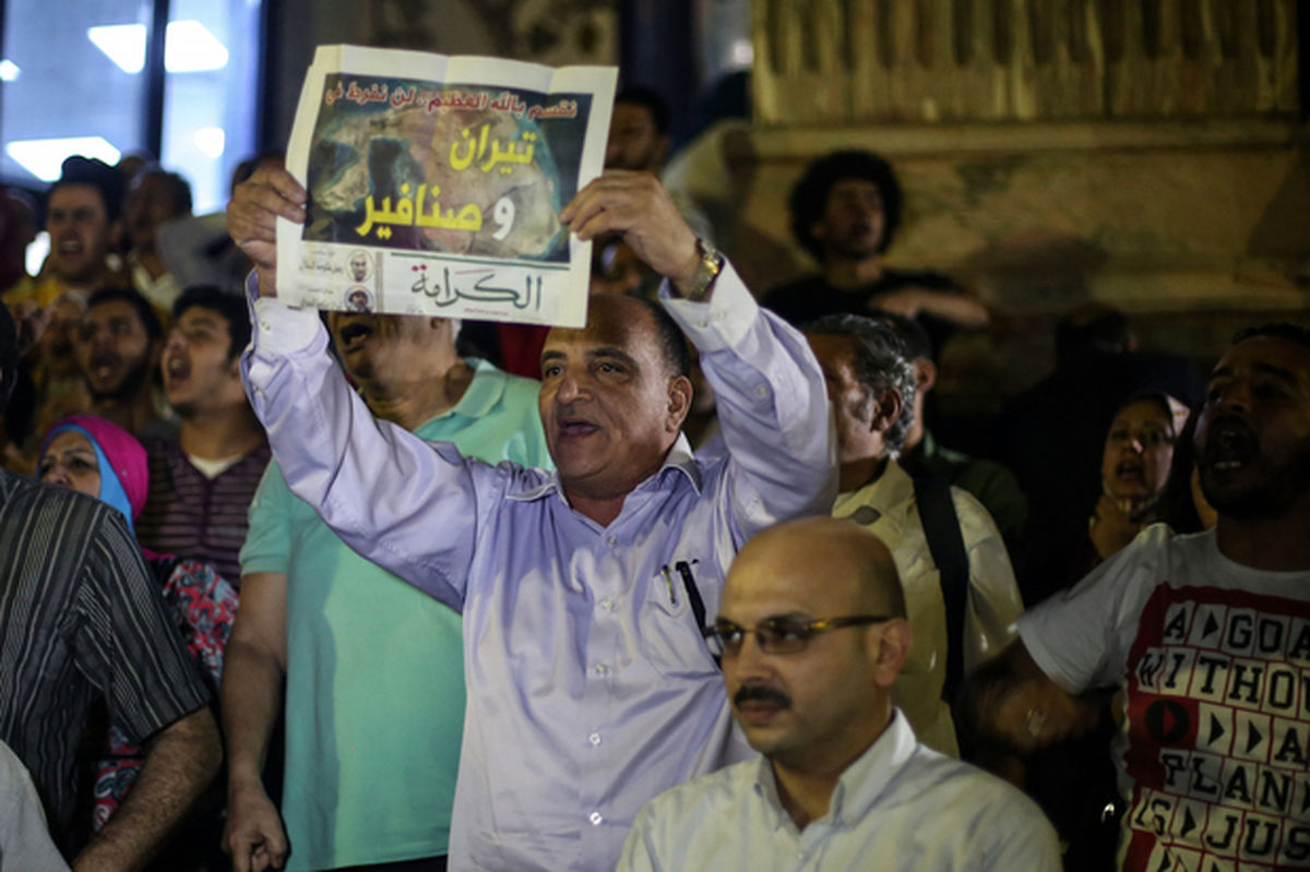 برخورد پلیس مصر با تظاهرکنندگان معترض به واگذاری جزایر