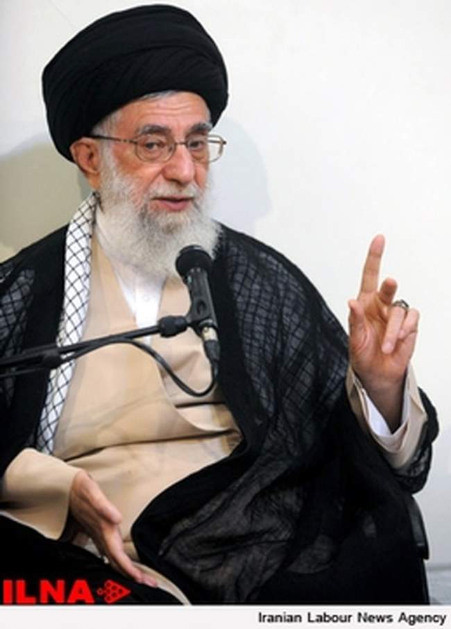 دیدار جمعی از فرماندهان نظامی و انتظامی با فرمانده‌ی کل قوا