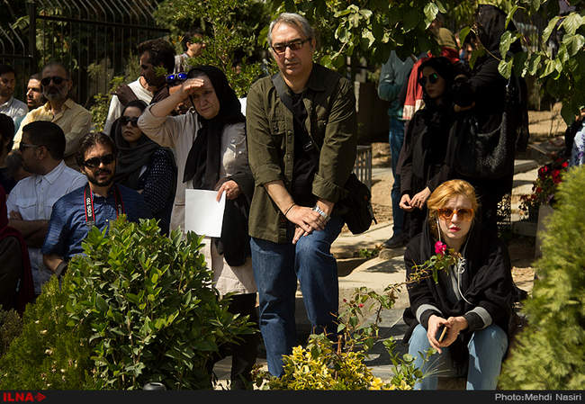 گزارش تصویری گردهمایی سینماگران بر مزار کیارستمی 