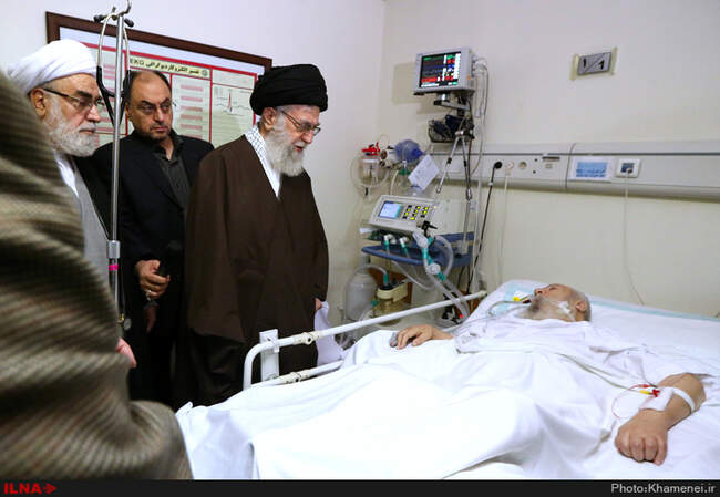 عیادت رهبر انقلاب از آیت‌الله موسوی اردبیلی