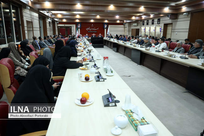 نشست صمیمی اعضای ستاد انتخاباتی دکتر پزشکیان با استاندار قزوین