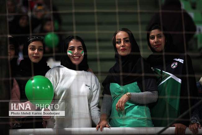 توقف تیم فوتبال تراکتور تبریز  برابر ذوب آهن اصفهان