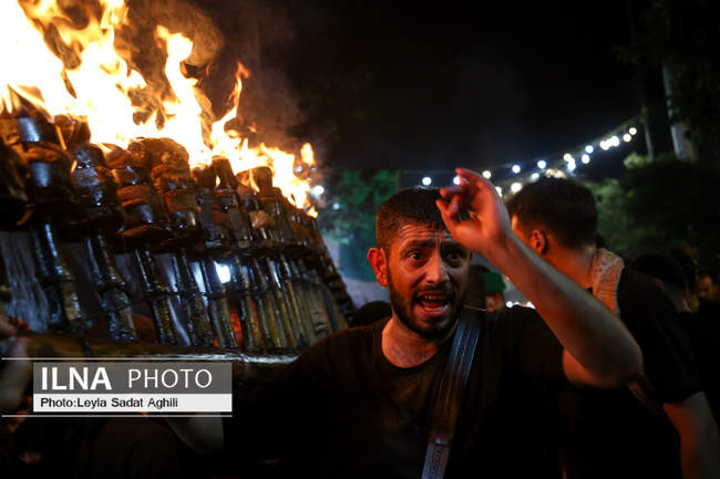 آیین مشعل گردانی در دولت آباد