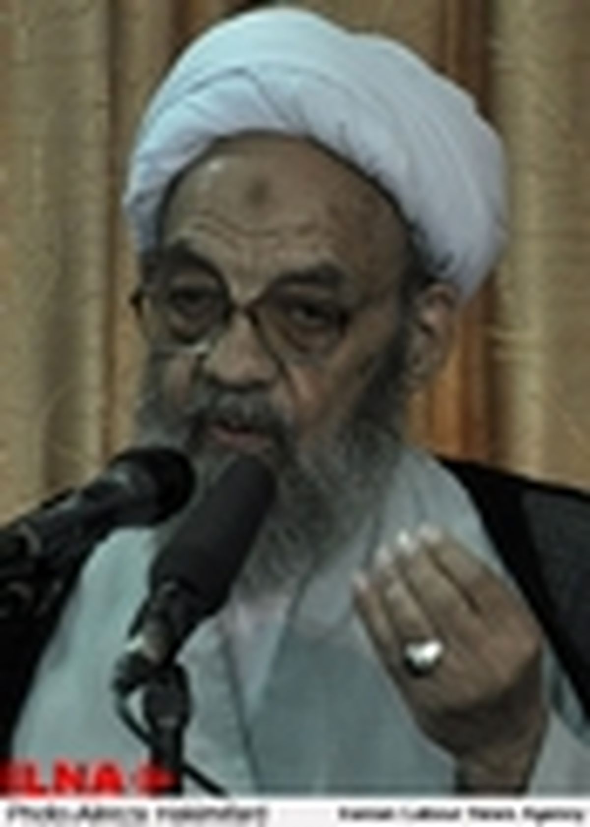 تندروی‌های بی مورد و بداخلاقی‌ها شکاف بین مسئولان ایجاد می‌کند