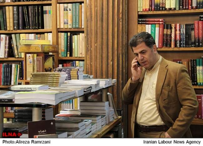 حضور اهالی فرهنگ و کتاب در کتابفروشی‌ها