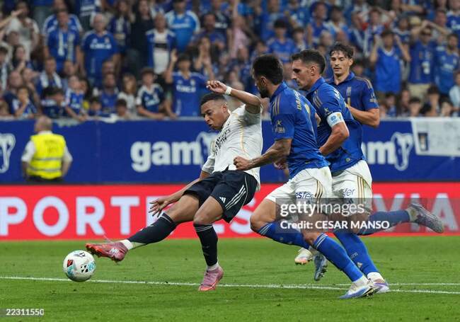 TOPSHOT-FBL-ESP-LIGA-OVIEDO-REAL MADRID
