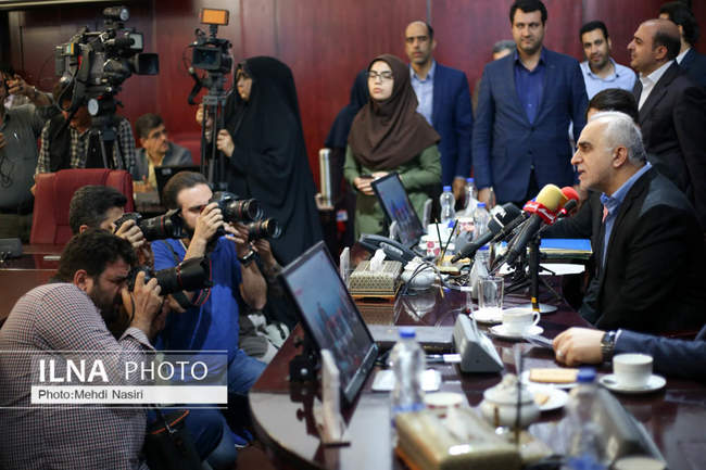 نشست خبری فرهاد دژپسند وزیر اقتصاد