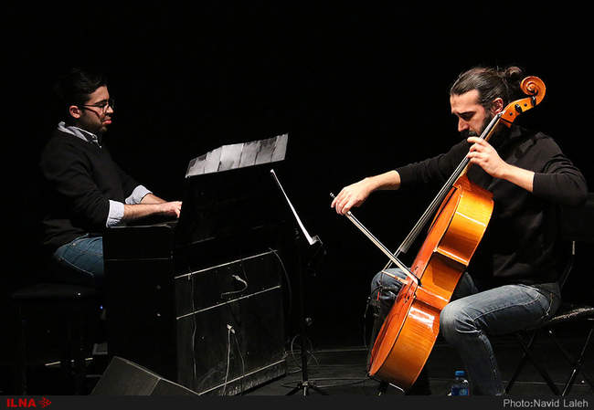 اجرای کنسرت (تکرار نا منظم بی تو ) با هنرمندی مهیار علیزاده ، لیندا کی�