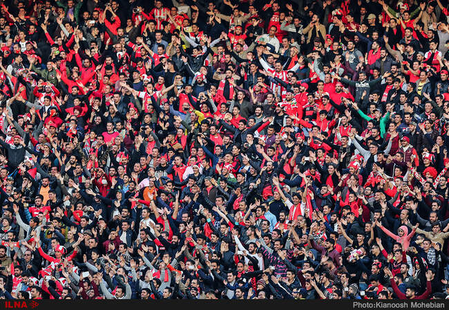 دیدار تیم‌های فوتبال پرسپولیس تهران و تراکتور سازی تبریز