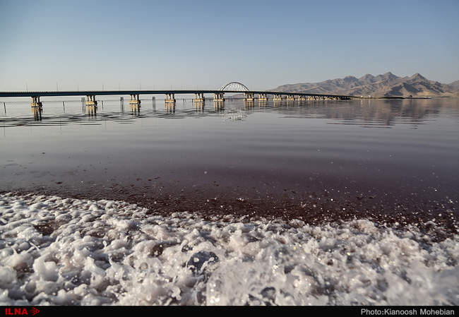 دریاچه ارومیه ، بزرگ‌ترین دریاچهٔ آب شور در خاورمیانه