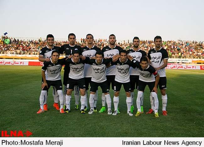 بازی فوتبال صبا قم و پرسپولیس تهران