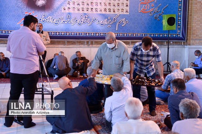 مراسم گلریزان و عطرافشانی مزار شهدای هفتم تیر با حضور دبیرکل خانه کا