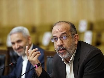 اسامی نمایندگانی که شاسی بلند دریافت نکرده‌اند را اعلام کنید