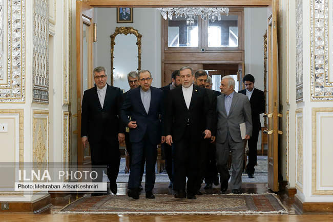 نشست وزیر امور خارجه با سفرا و روسای نمایندگی‌های خارجی مقیم تهران