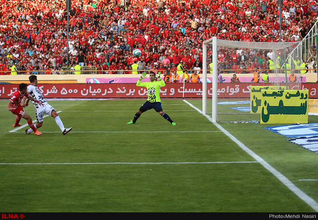 دیدار تیم های فوتبال پرسپولیس تهران و راه آهن تهران/2