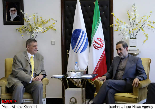  دیدار نماینده ویژه دبیرکل سازمان ملل در امور عراق با ولایتی 