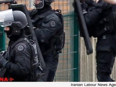 پلیس فرانسه محل اختفای مظنونان حادثه پاریس را محاصره کرد