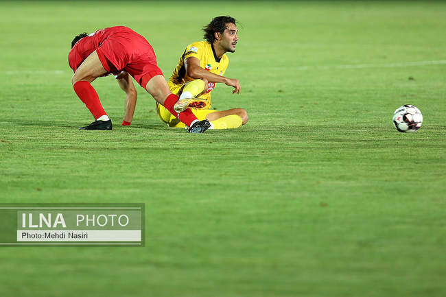 دیدار تیمهای فوتبال پرسپولیس تهران و فجر شهید سپاسی شیراز 